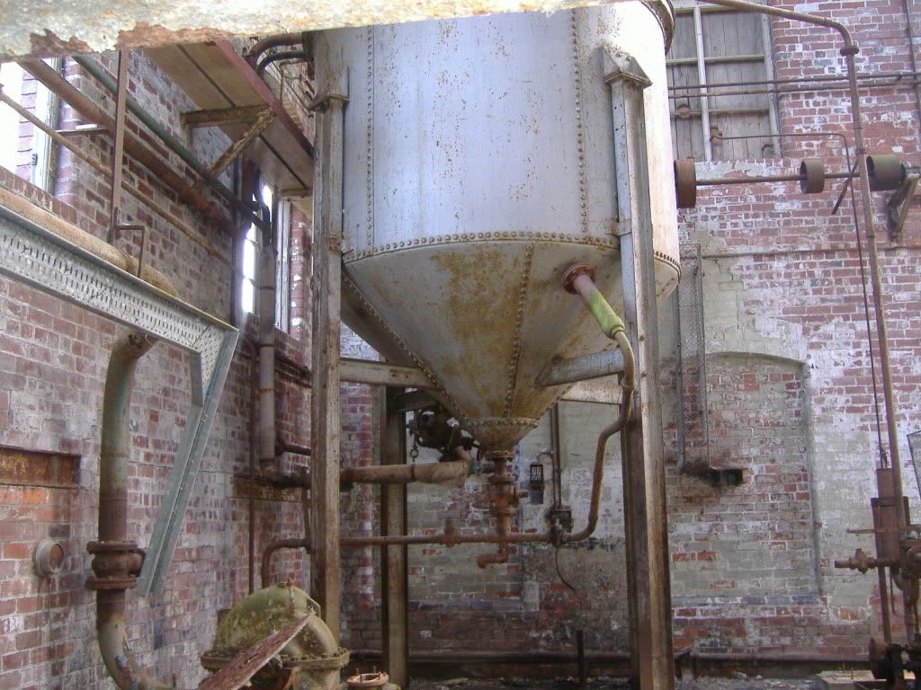 Derelict Pumphouse, BOCM Selby Photo by barfwb Photobucket